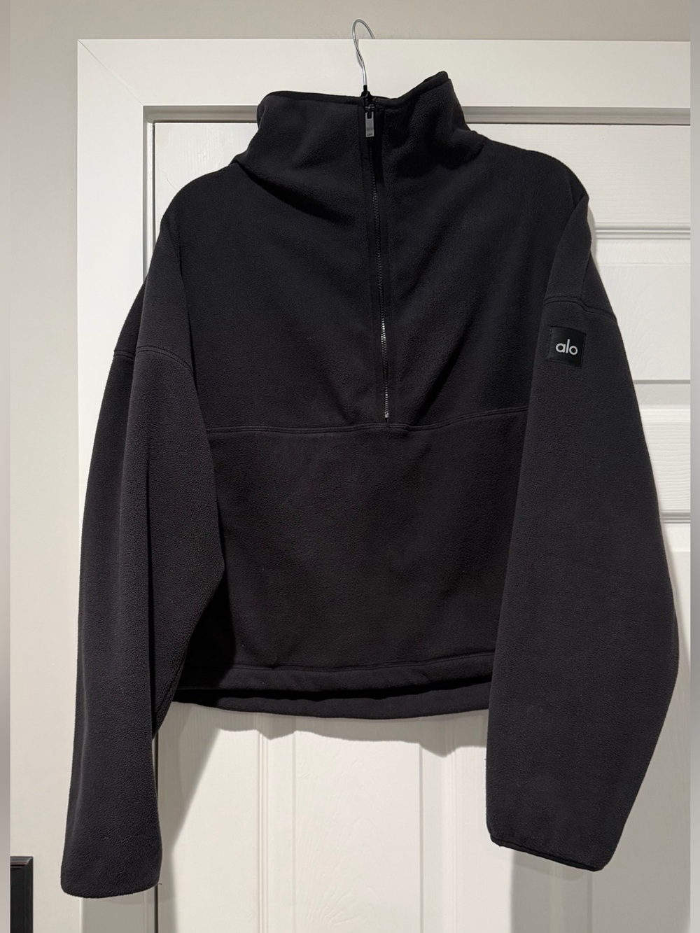 Auth. ✅ NWOT ALO Yoga Polar Fleece Retreat Cover- Up in “Black” Size Medium🖤